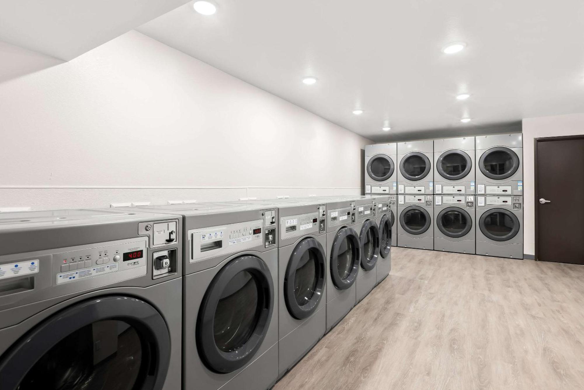 Woodspring Suites Savannah West Chatham Parkway Экстерьер фото