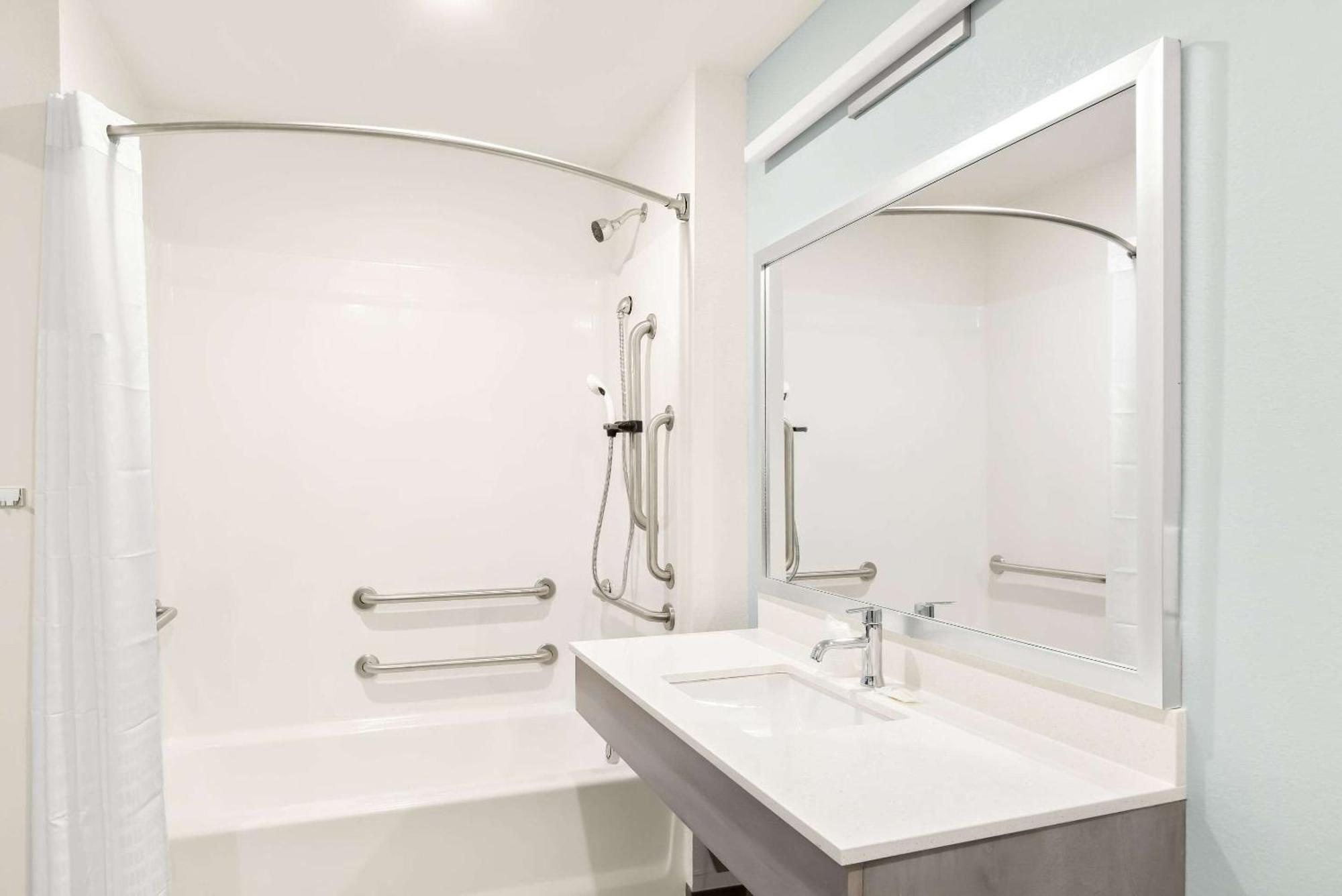 Woodspring Suites Savannah West Chatham Parkway Экстерьер фото