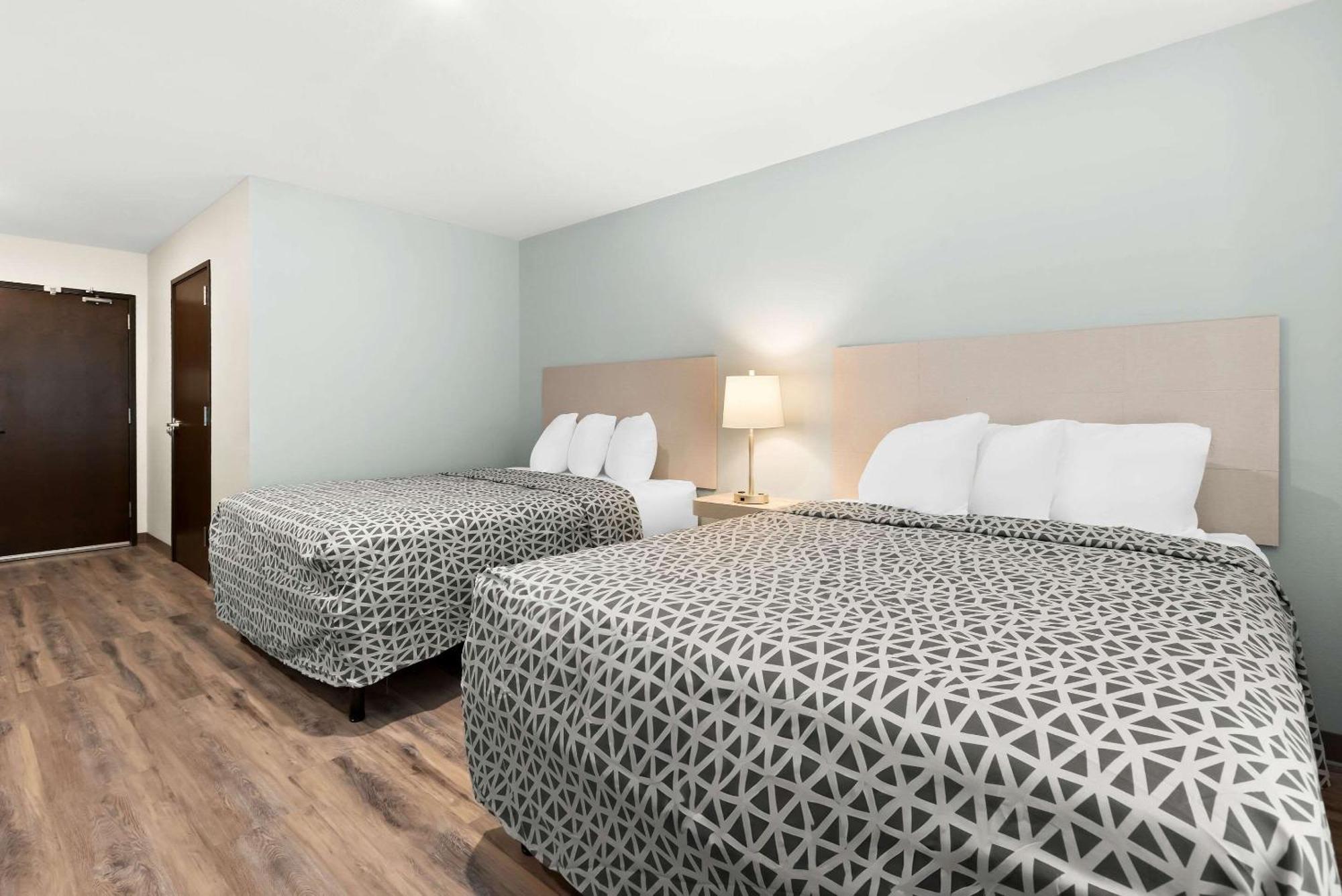 Woodspring Suites Savannah West Chatham Parkway Экстерьер фото